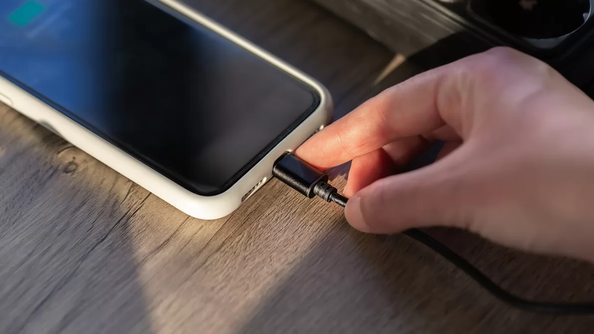 iPhone Vỡ Màn Hình? Khắc Phục Nhanh Trong 60 Phút